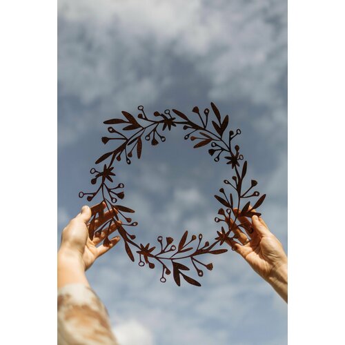 Садовые фигурки для сада и огорода Венок с цветочками