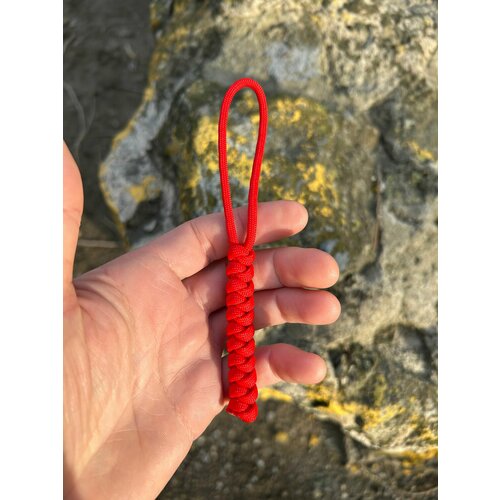 Темляк из паракорда на нож, сумку, одежду брелок.