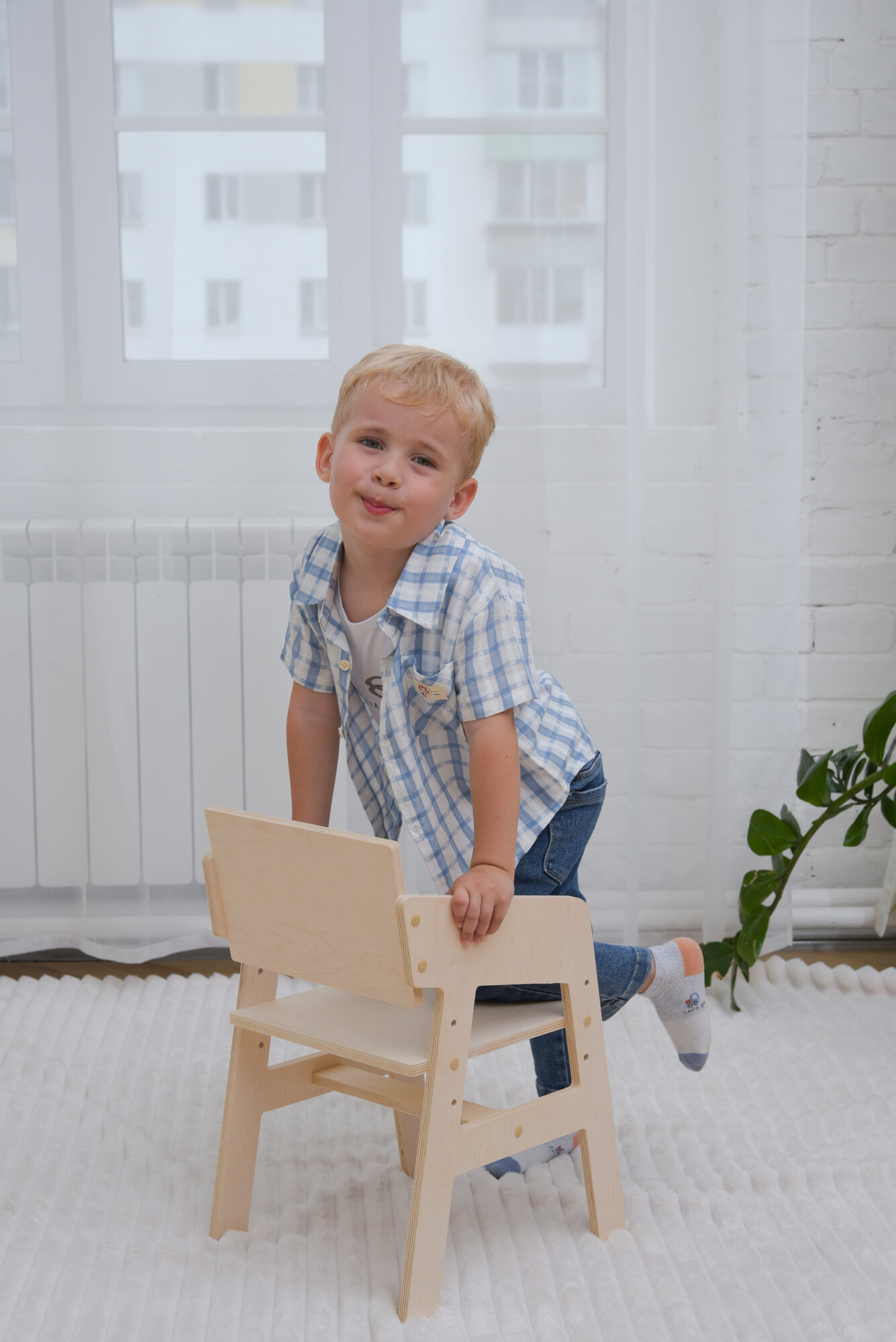 фото Детский стул деревянный