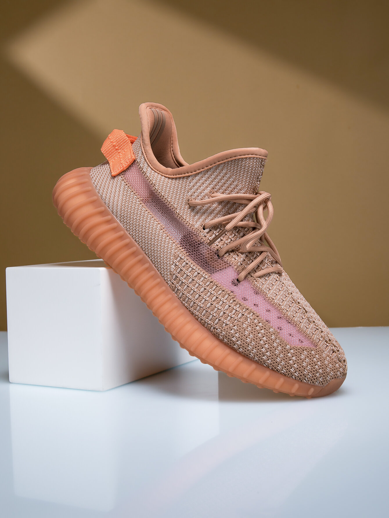 Кроссовки  Yeezy Boost 350 V2 Clay, полнота F (EU)/ на среднюю стопу, размер EU 43=Insole Length 28cm, clay