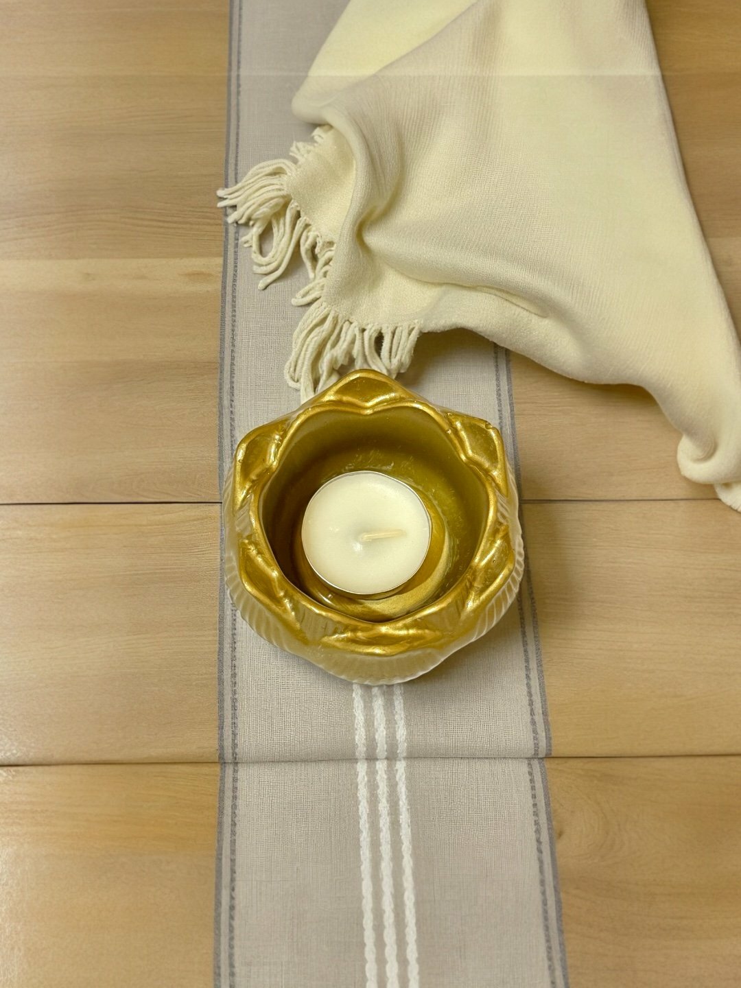 Декоративный подсвечник шкатулка для чайной свечи Lotos, 9 * 9 * 4 см - Золотой