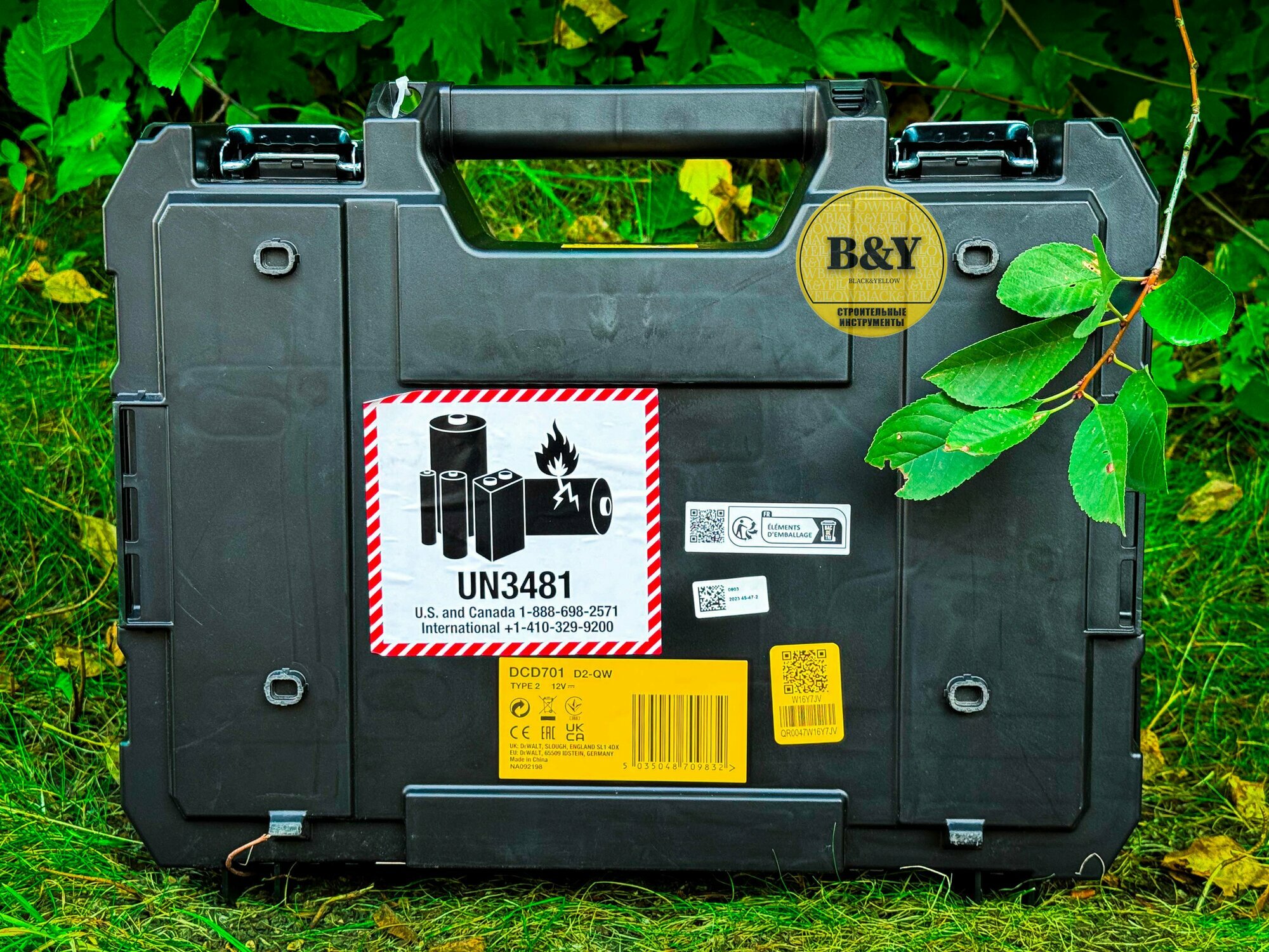 Аккумуляторная дрель-шуруповерт DeWALT DCD701D2 — фото 1