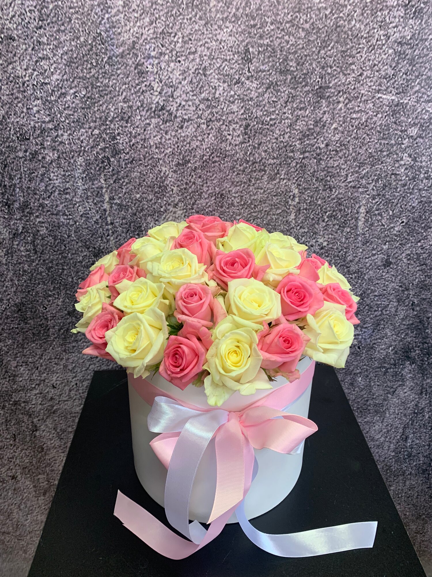 Букет "Композиция в коробке" 41 роза круглый в коробке высота 40см