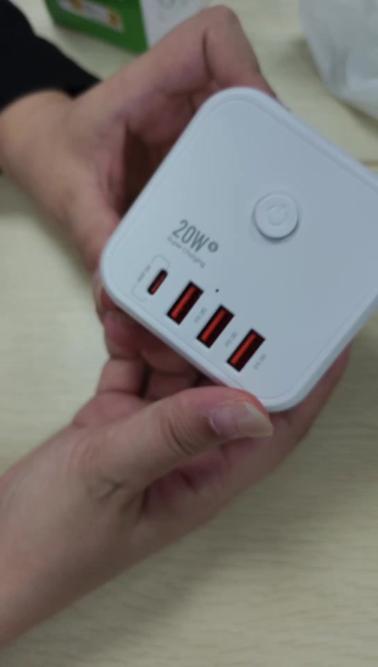 Тройник для розетки, быстрая зарядка, 3 USB + 1 type C, выключатель, защита для детей — фото 1