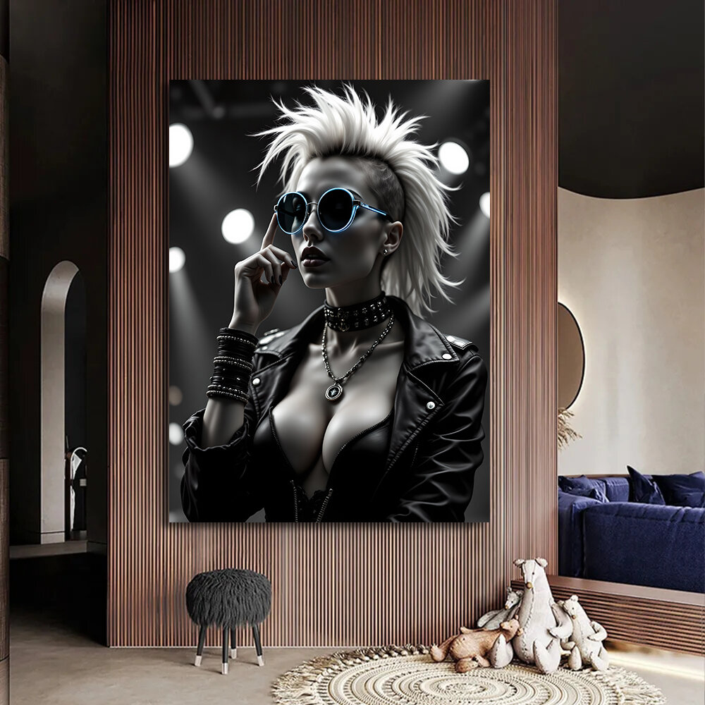 Эротическая девушка в косухе, картина панк /на стену большая