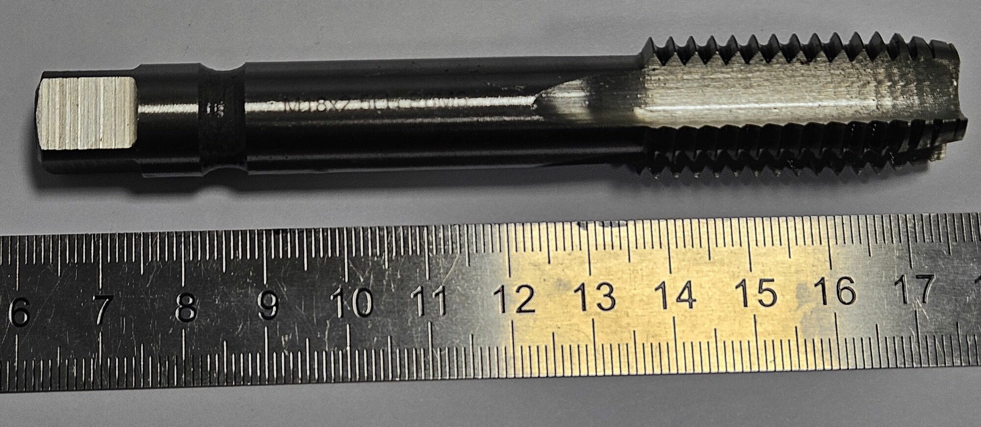 Метчик м/р М18х2,5 левый — фото 1