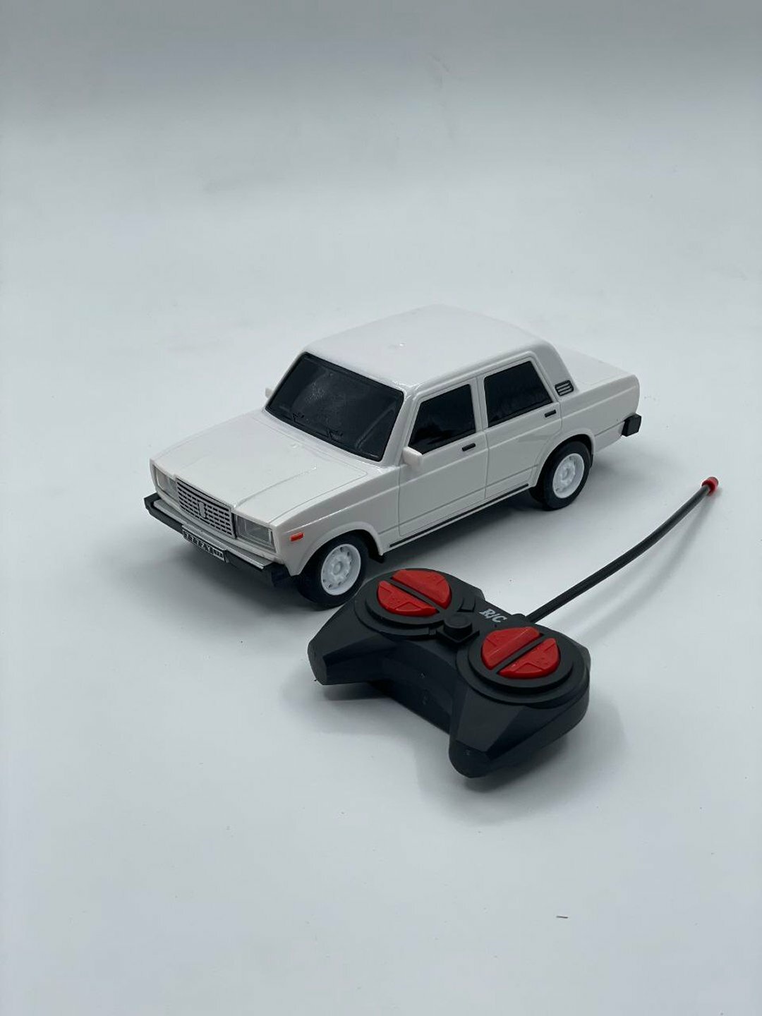 Радиоуправляемая машинка "Жигули", 1:21, масштаб, белая, пластик, 5-7 лет — фото 1