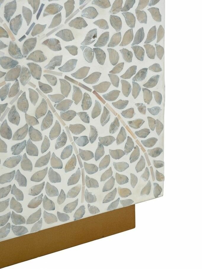 Обзор: D5603 Столик акцентный с отделкой раковинами устриц 35х35х45см, Glasar