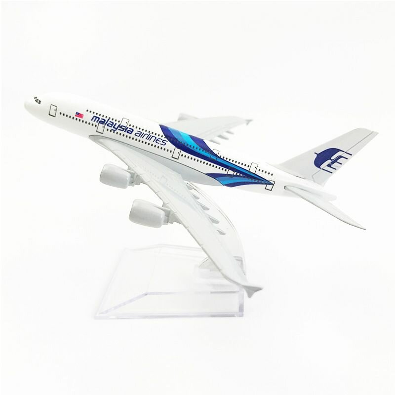 Модель самолета 16 см. Malaysia Airlines Airbus A380, фабричное производство, металл, на подставке
