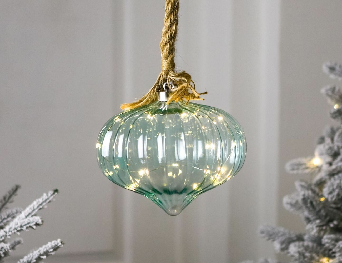 Декоративное светящееся украшение луковка-загадка стекло голубая 15 micro LED-огней 21х20 см батарейки Kaemingk 486996