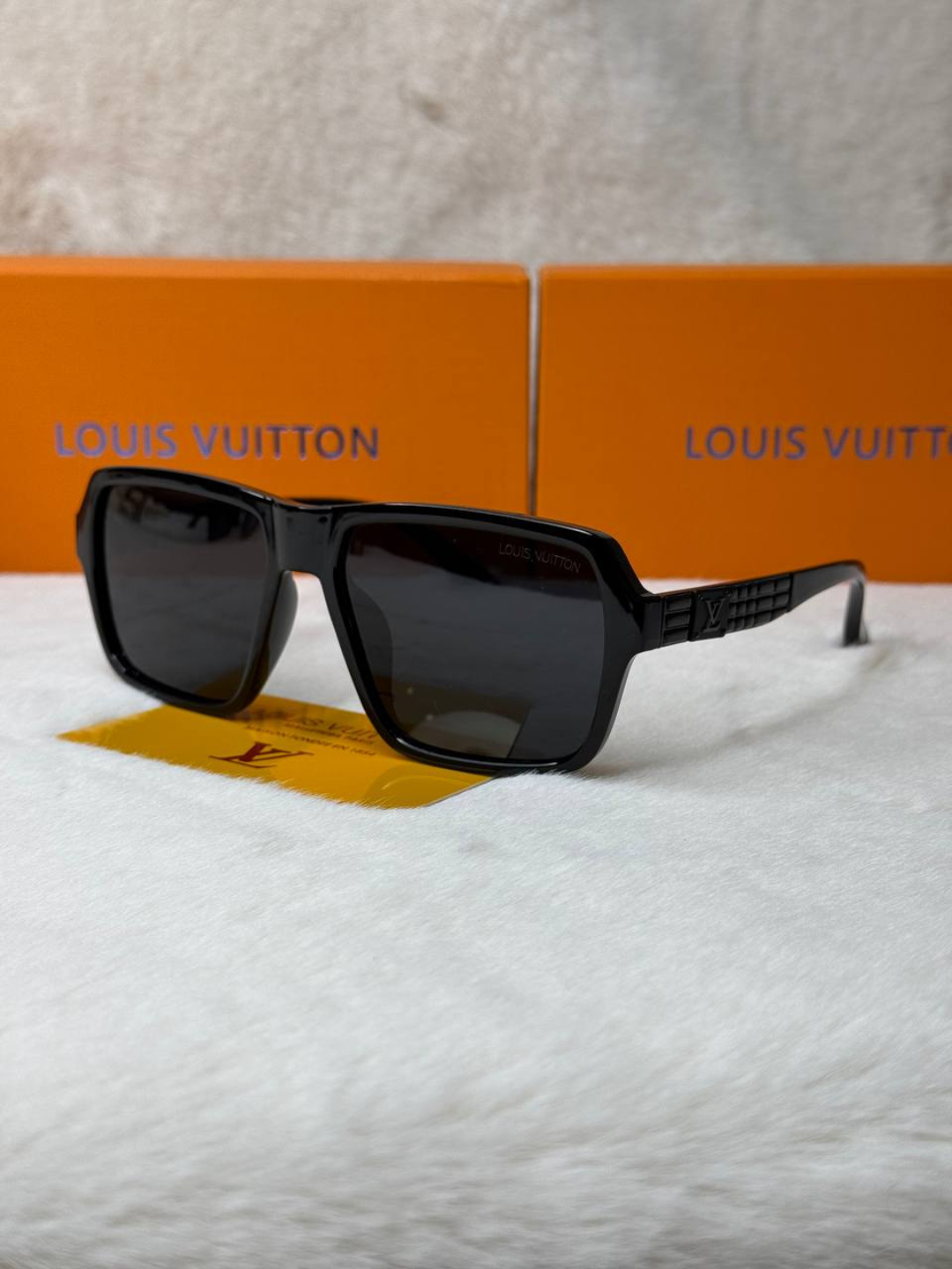 Солнцезащитные очки Louis Vuitton, серый, черный, синий — фото 1