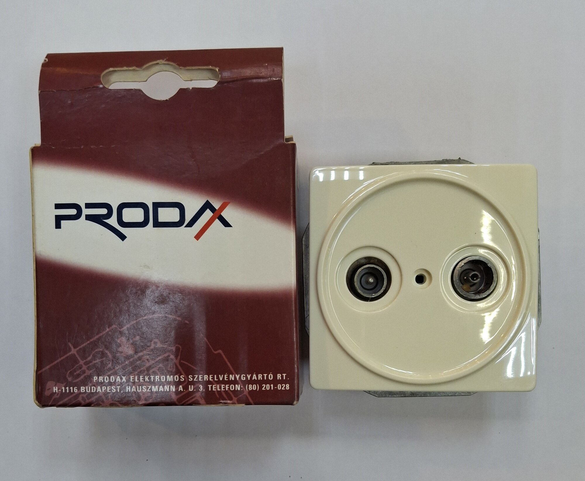 Prodax розетка ТВ+ радио Pab-C4 (3.5db) оконечная кремовая (индивидуальная упаковка), механизм + накладка.