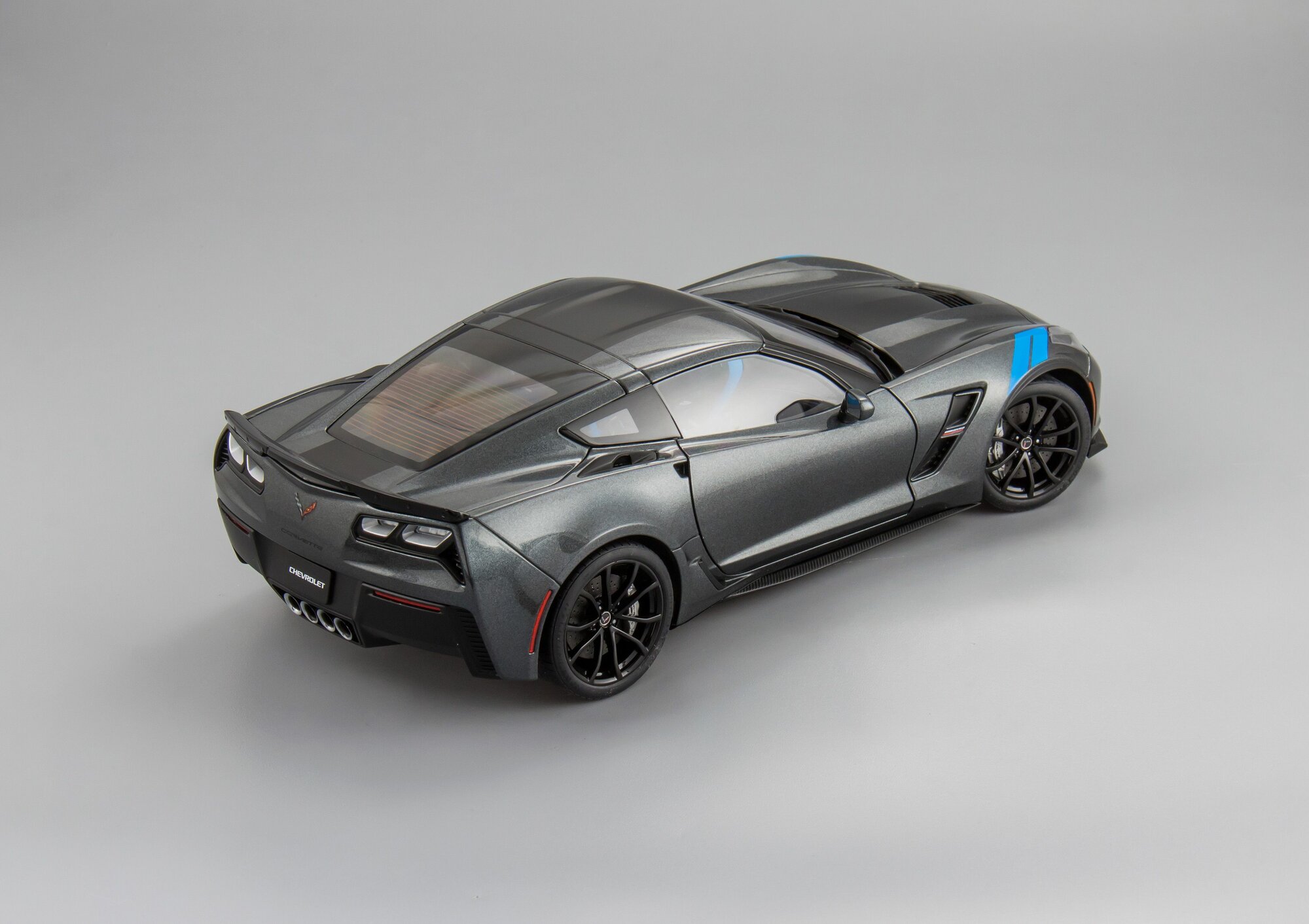 Коллекционная масштабная модель 1:18 Chevrolet Corvette C7 Grand Sport - 2017 от AUTOart — фото 1