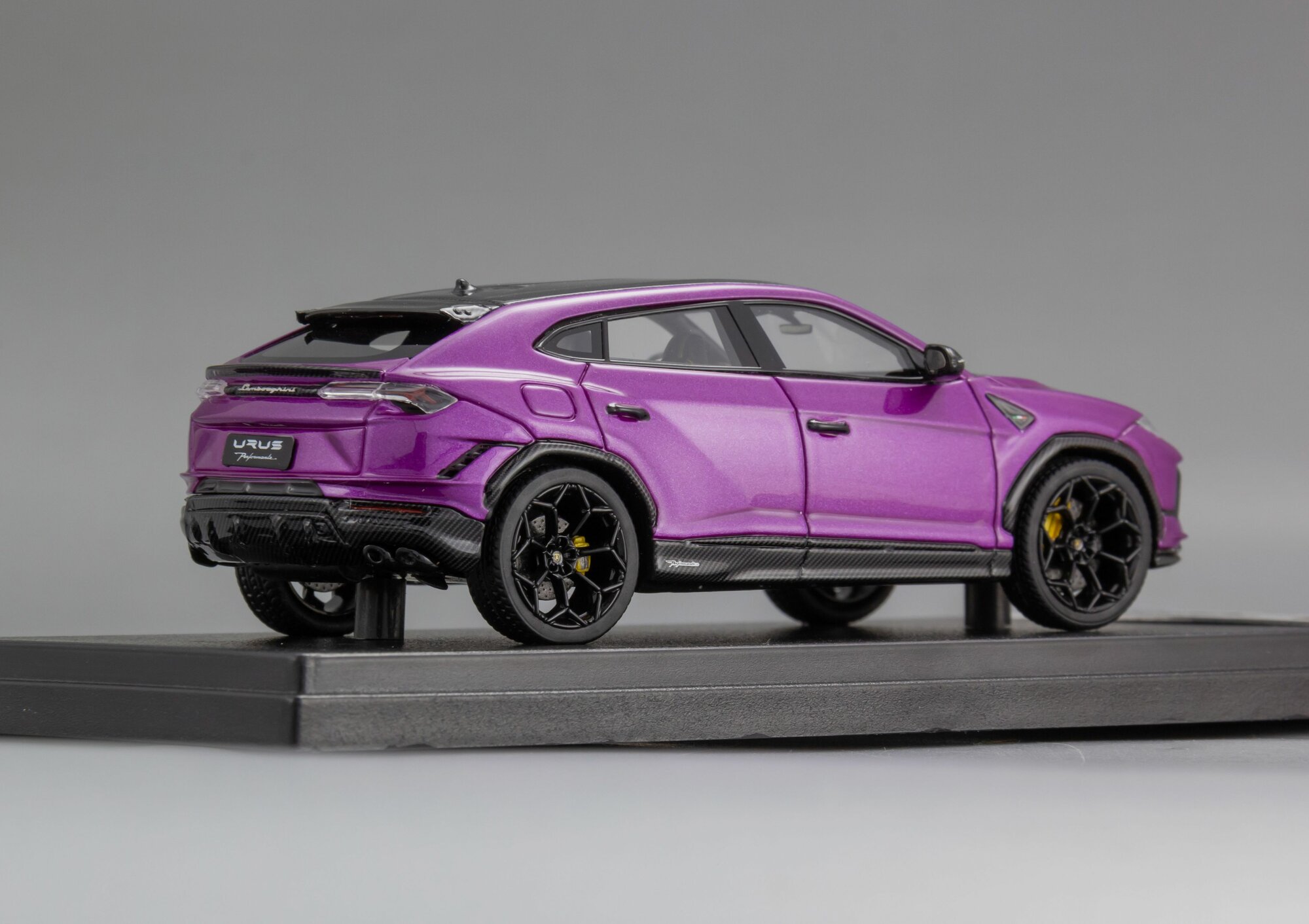 Масштабная модель Lamborghini Urus Performante — фото 1