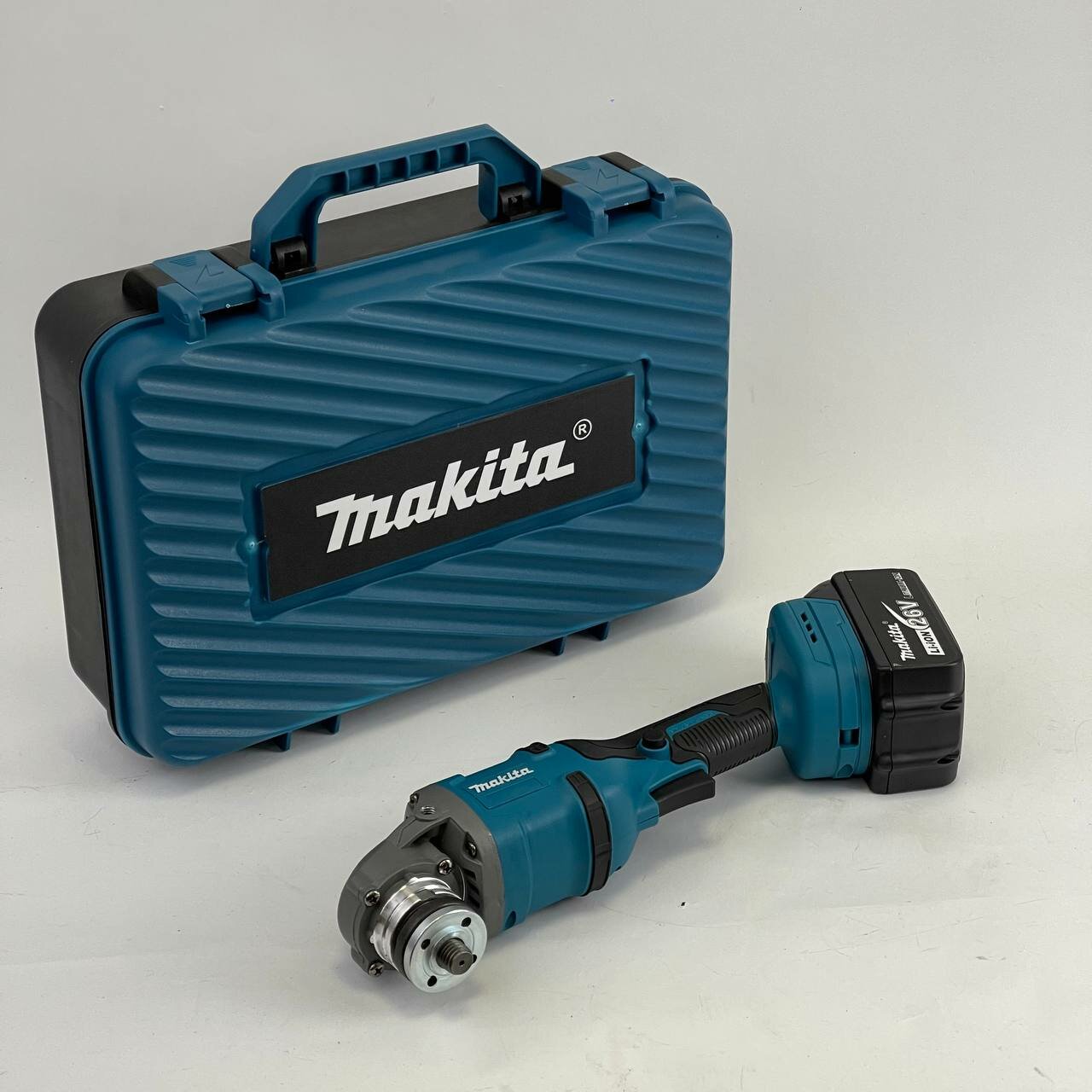 Болгарка аккумуляторная Makita 125 с акб 26V с регулировкой оборотов щеточная (26 В, 125 мм) в комплекте 2 АКБ в кейсе