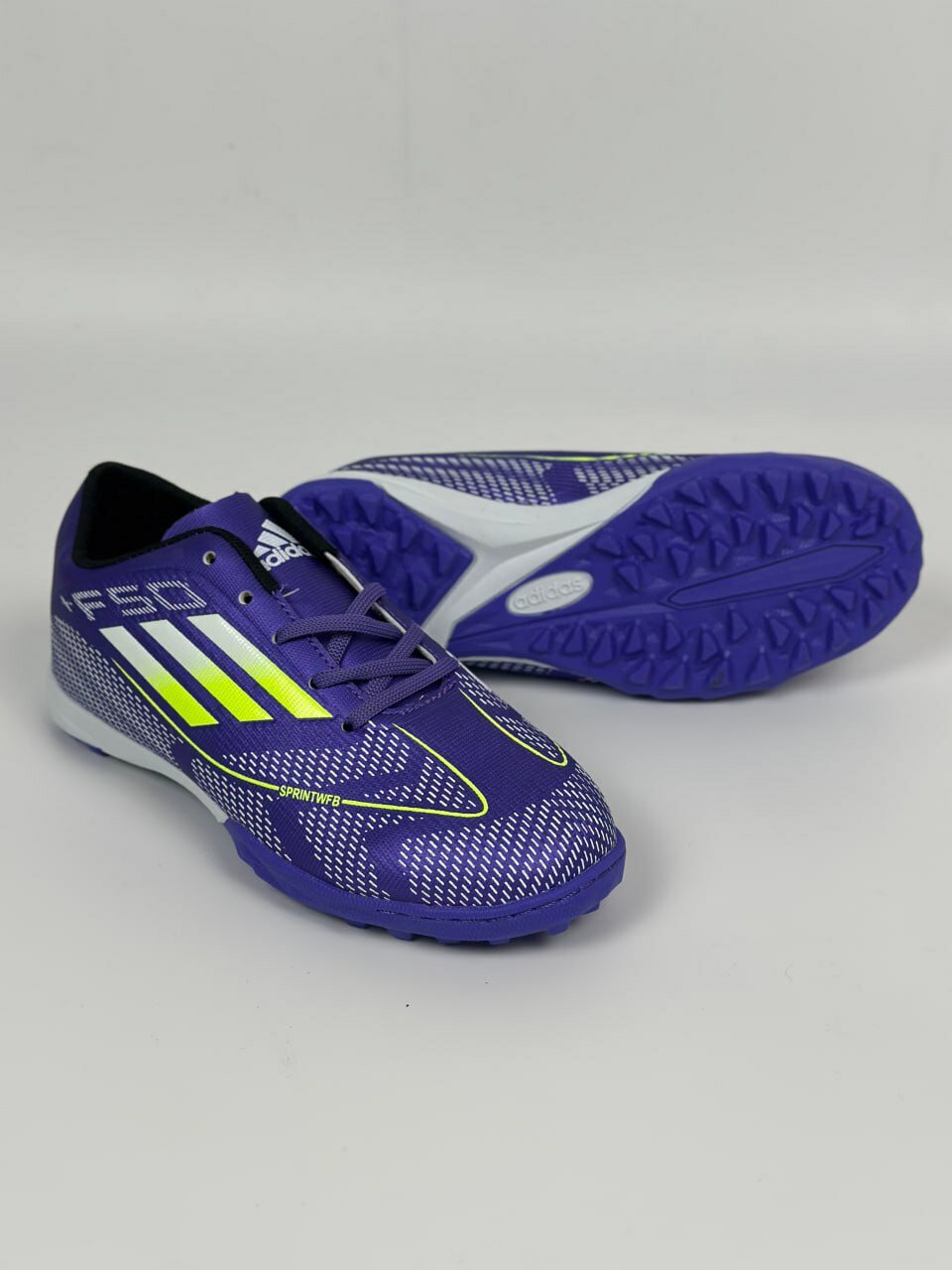 Бутсы adidas, размер 32, purple