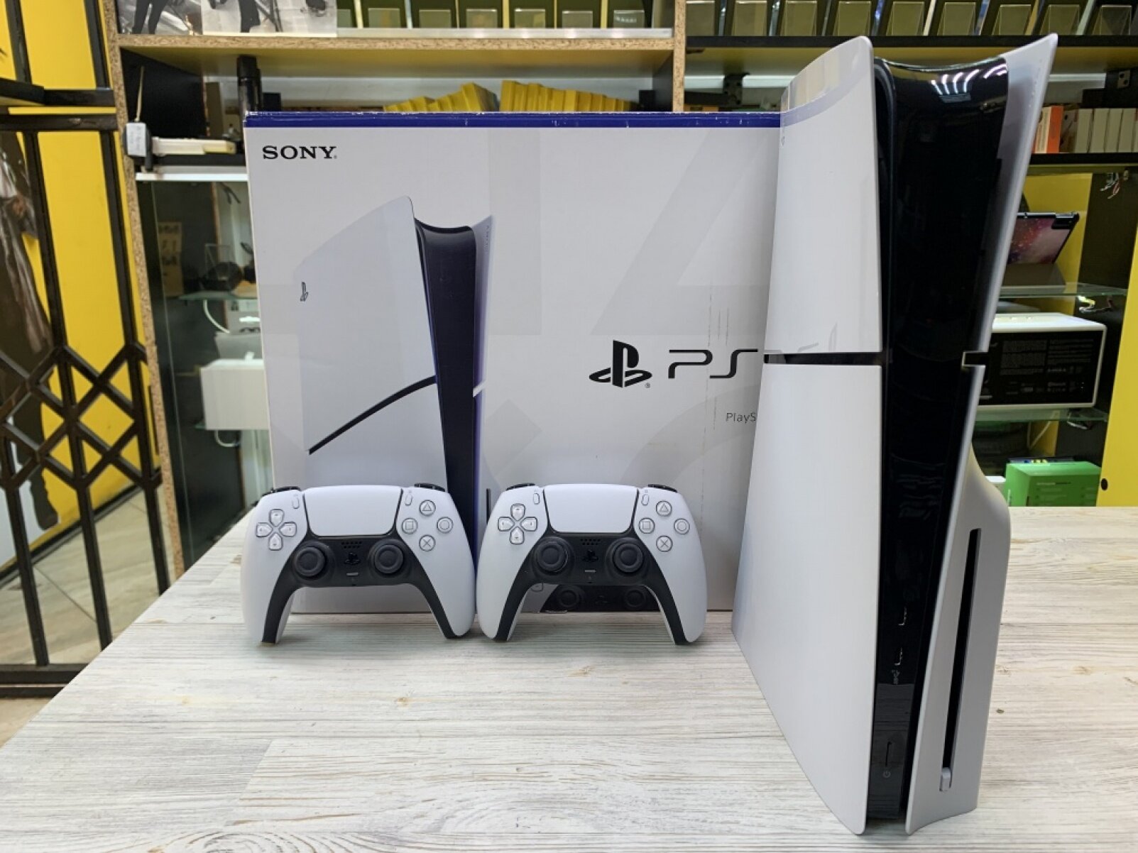 Игровая приставка Sony PlayStation 5 Slim 1TB,2 геймпада, СFI-2000.