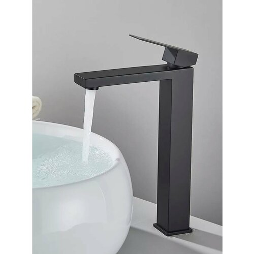 Смеситель для раковины высокий Матово-черный 2600₽