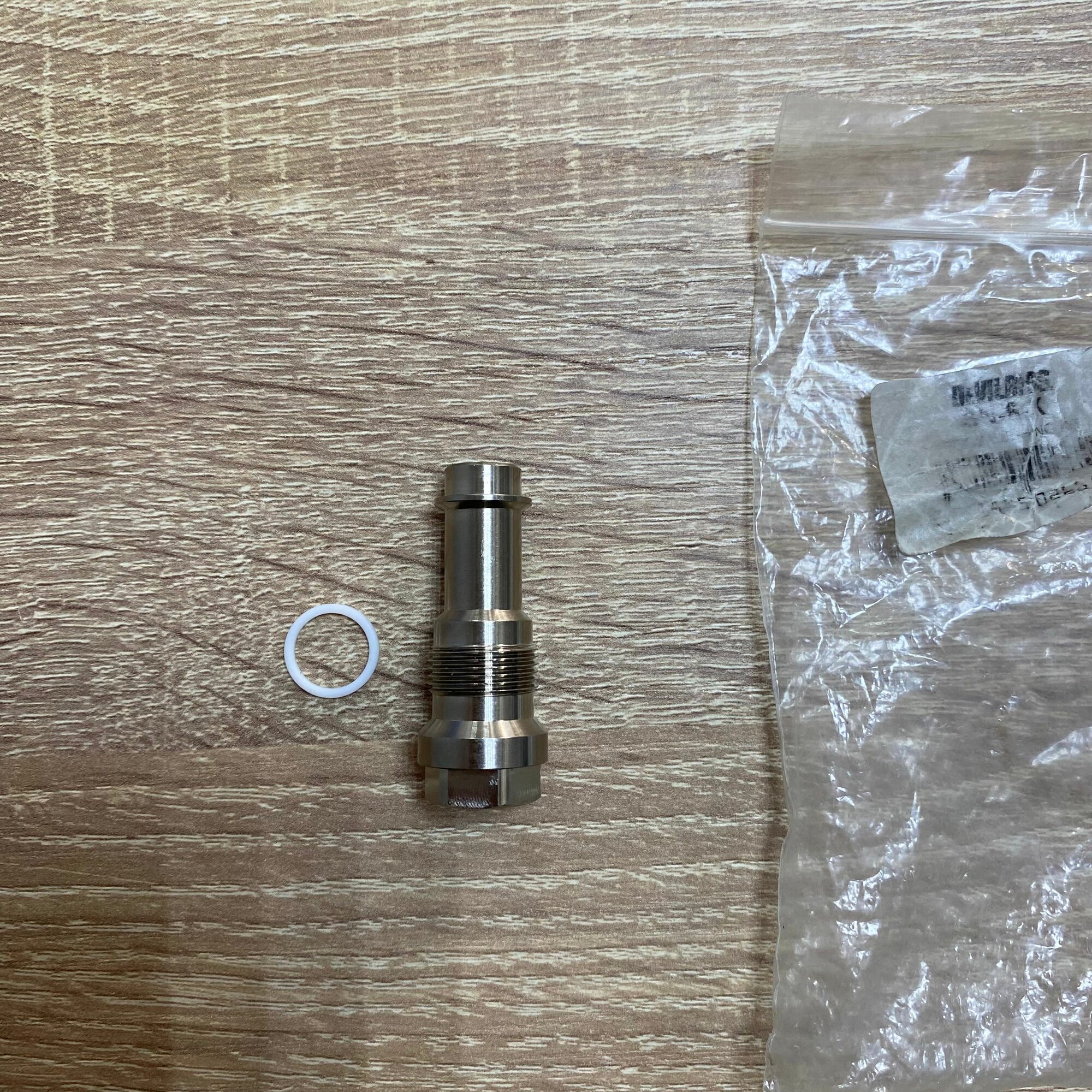 Втулка корпуса и уплотнение для краскопультов DeVilbiss GTi Pro и DeVilbiss PRi Pro SN-6-K