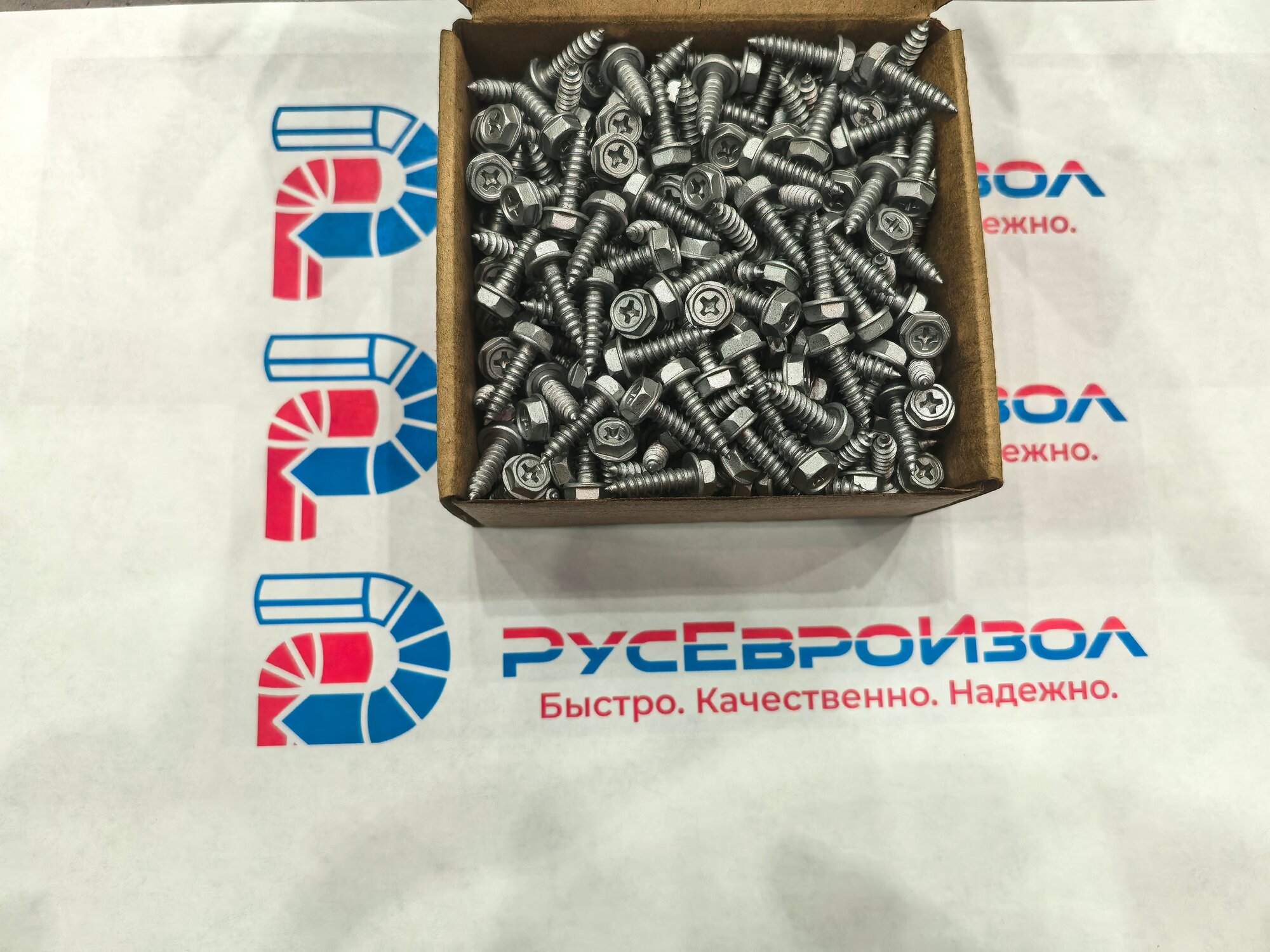 Саморез 500 шт. 4,2 х 16мм (4,2*16мм) с тефлоновым RUSPERT 1000 часов покрытием (коррозионный класс С3+ для агрессивных сред) под шестигранную головку 7мм или крестовой PH2 головку.