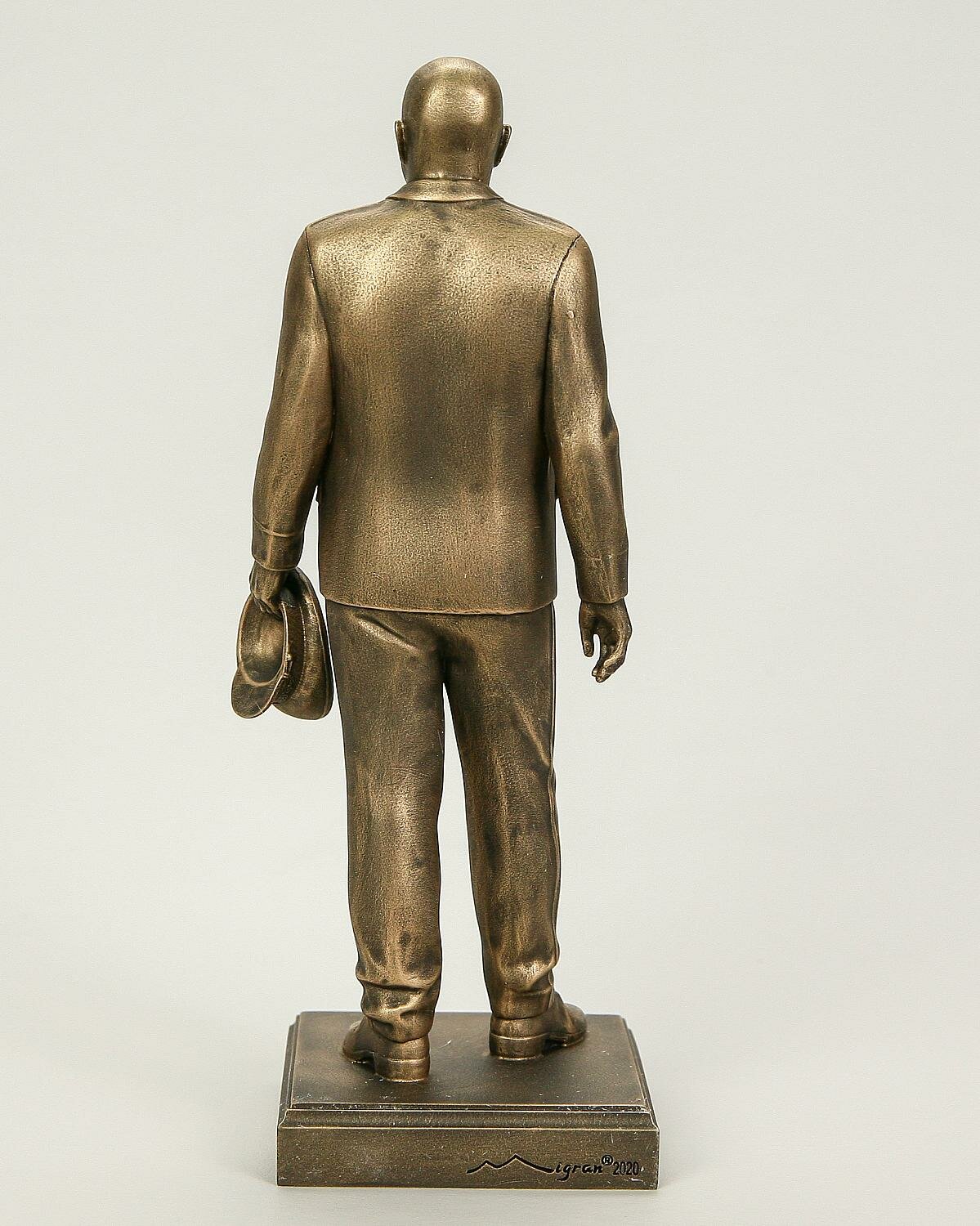 Статуэтка Баграмян И. Х, 20 см, литьевой мрамор, цвет патина бронза — фото 1