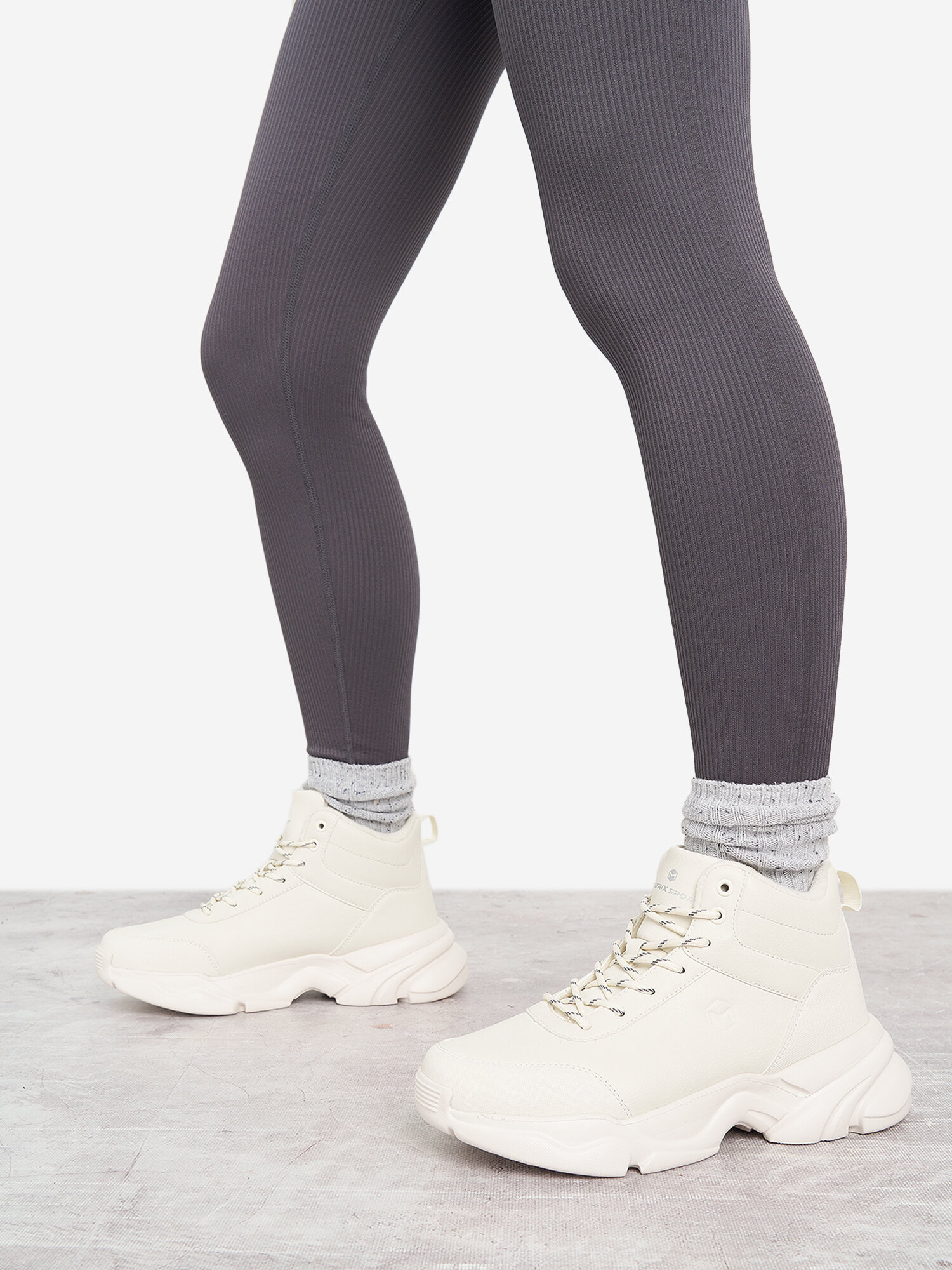 Кроссовки MATRIX SPORT Insulated sport shoes, размер 40, белый — фото 1