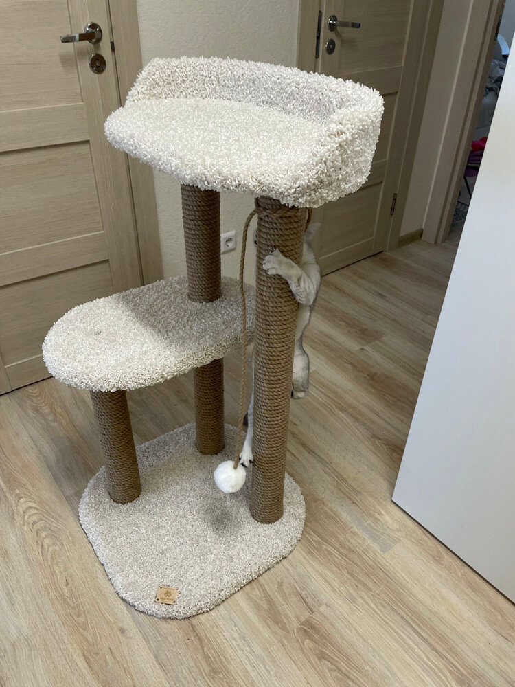 Когтеточка для кошки, Моя Котя, "Молочные реки", ковролин белый, джутовый канат — фото 1