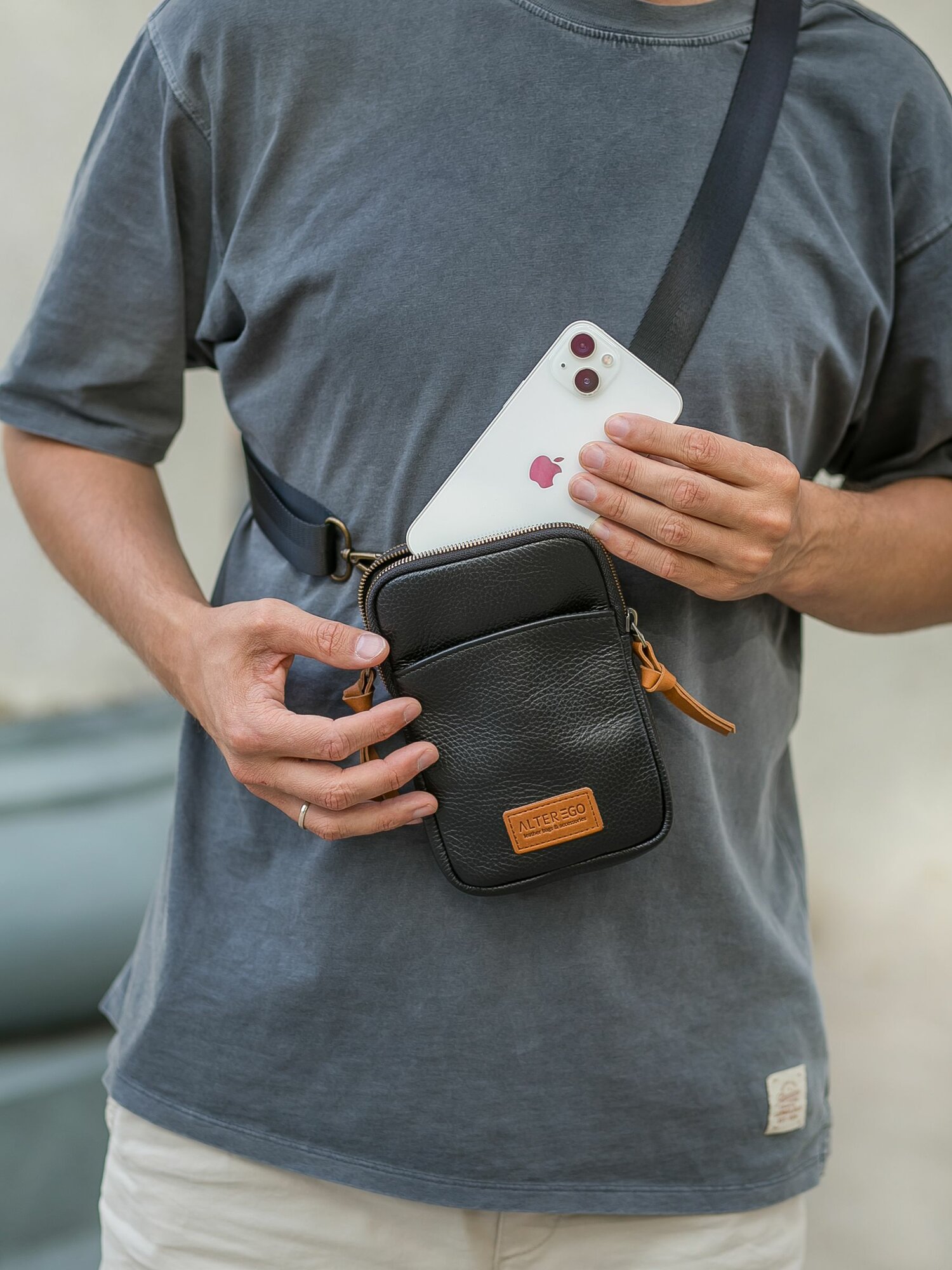 Сумка кросс-боди ALTER EGO, черный кварц — фото 1