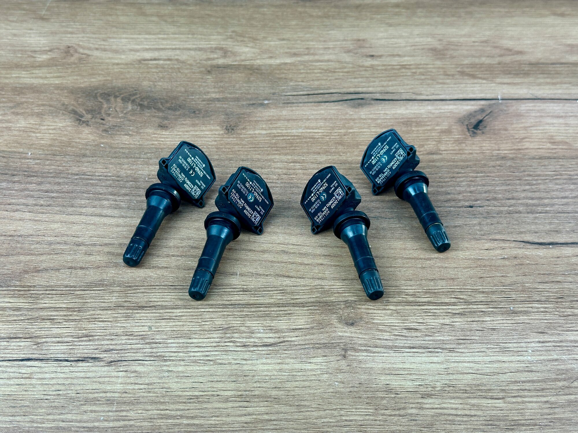 Датчик давления комплект 4 штуки для Hyundai Kia Sonata / Sorento / Optima / Elantra / Sportage / Tucson 52940-L1100