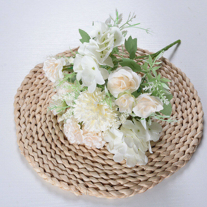 Букет хризантем 7head из шелковой ткани для фотосессий и домашнего декора белый