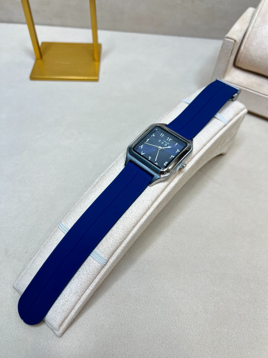 Наручные часы 890