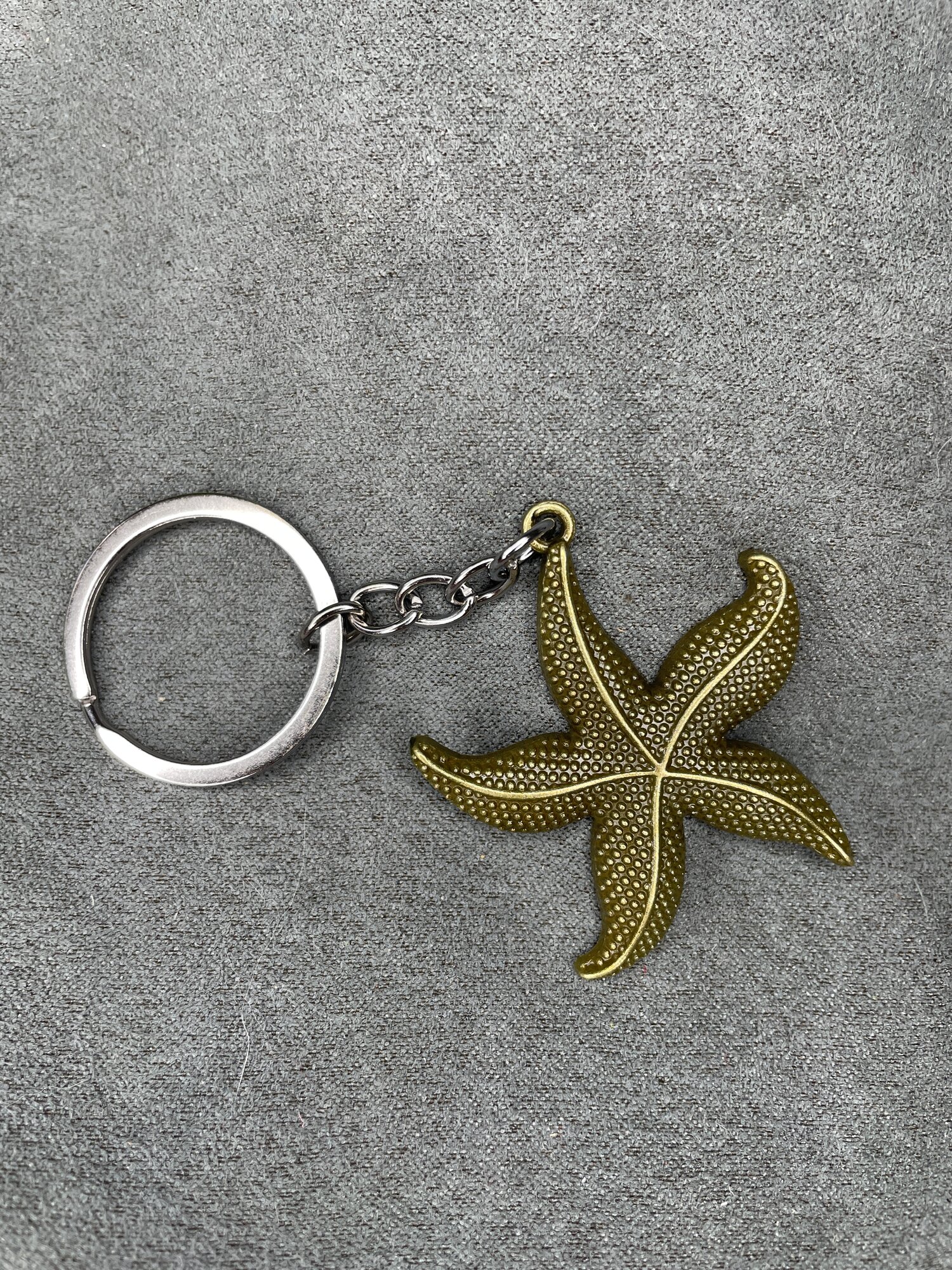 Брелок remove, золотистый — фото 1