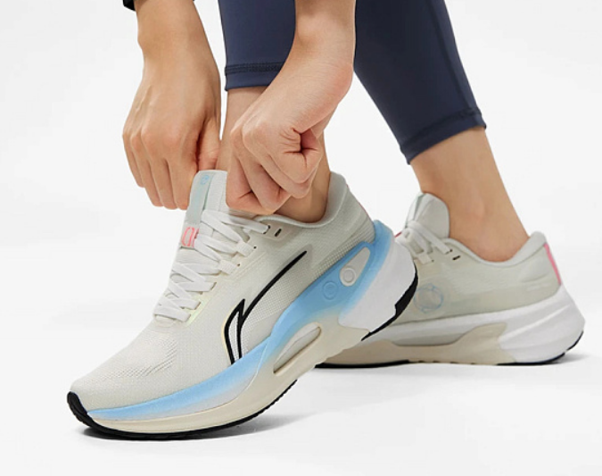 Кроссовки LI-NING Furious Rider 7 V2, размер 5.5