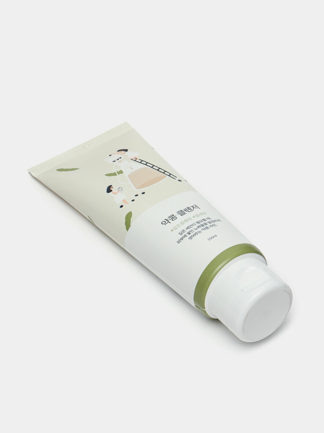 Питательная пенка против черных точек Round Lab Soybean Cleanser, 150 мл — фото 1