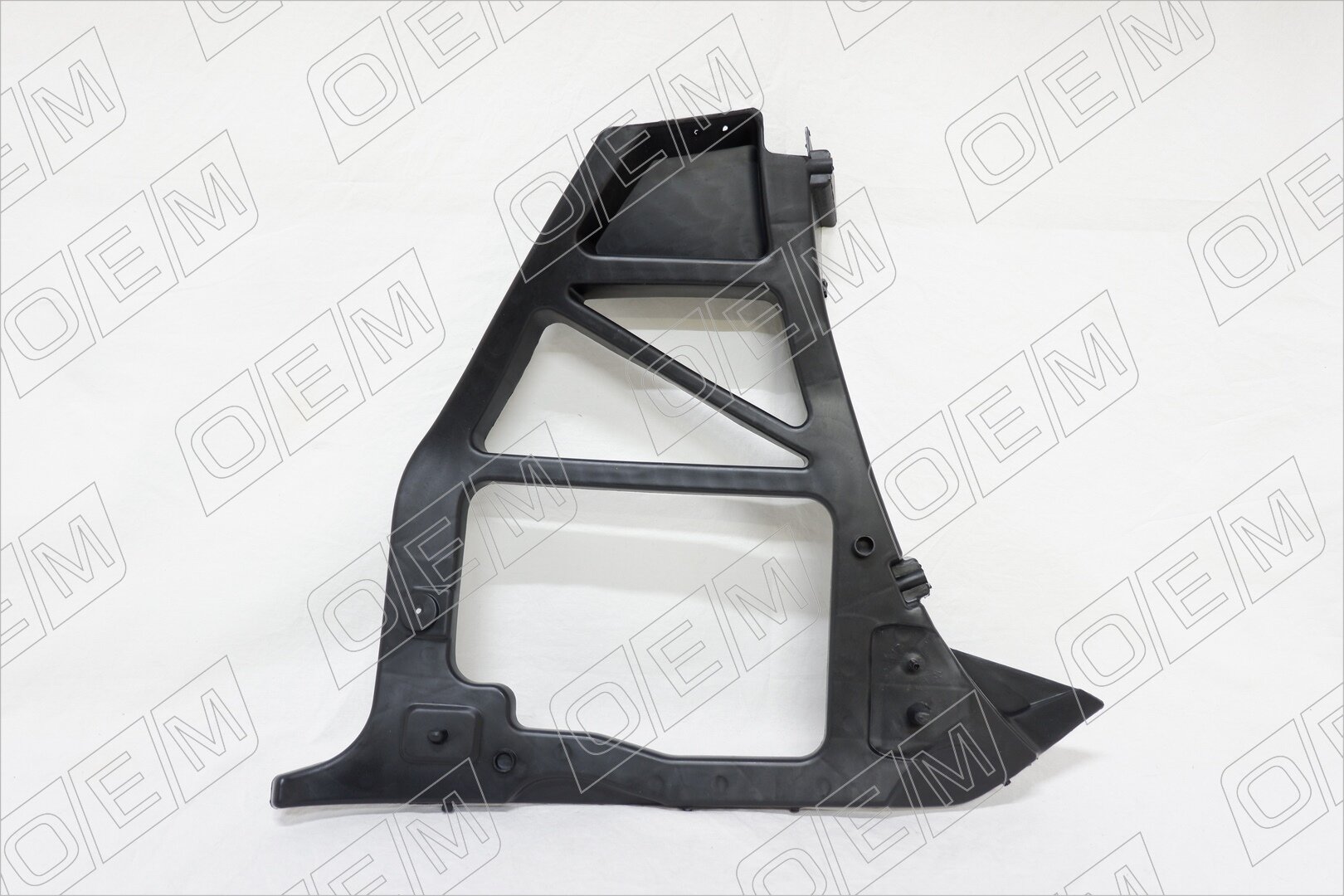Кронштейн бампера заднего правый Ford Focus 2 1369303, Форд Фокус, год с 2004 по 2011, O.E.M.