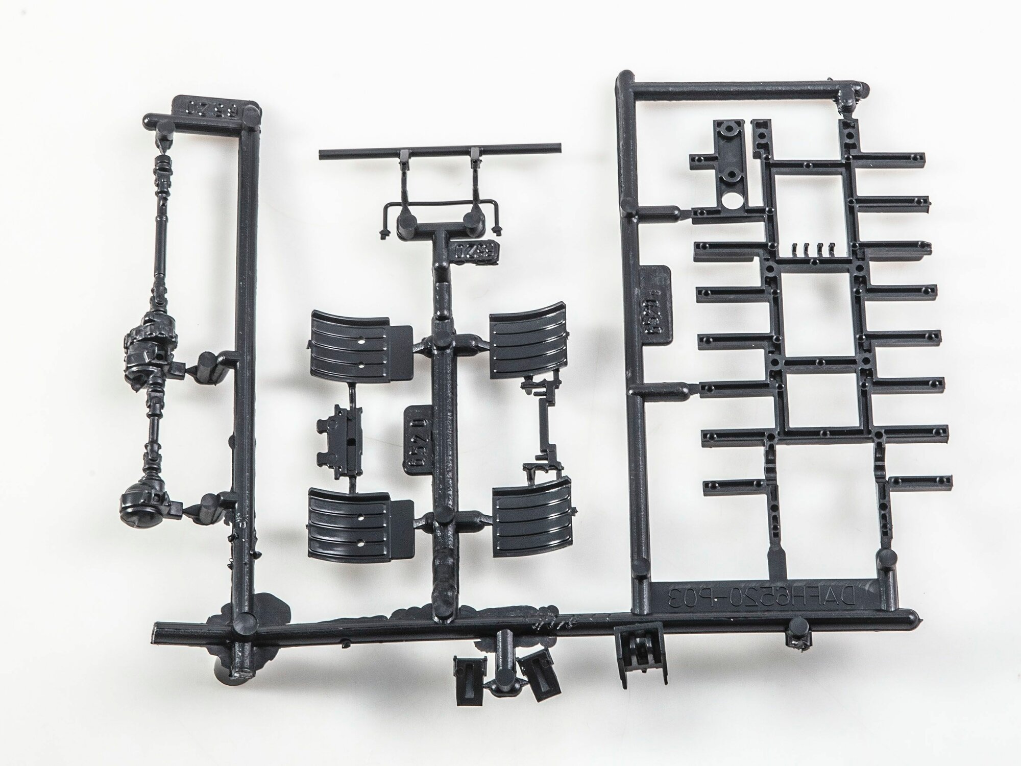 КАМАЗ-6520 самосвал, масштаб 1:43, сборная модель — фото 1