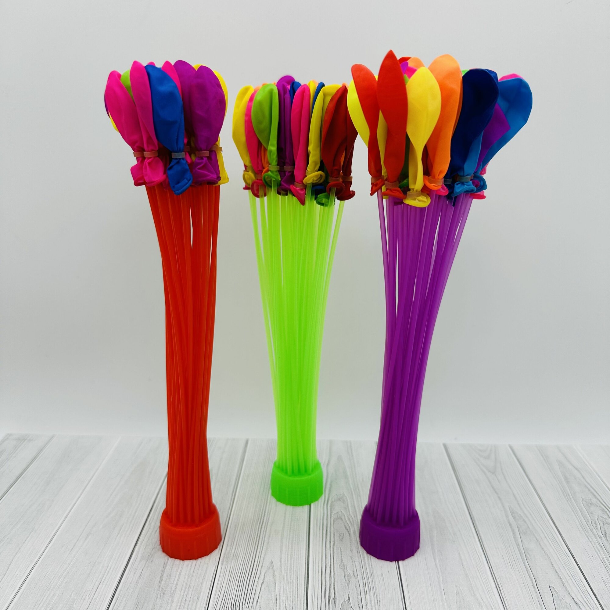 Шарики с насадками для водных бомбочек. 111 шт.