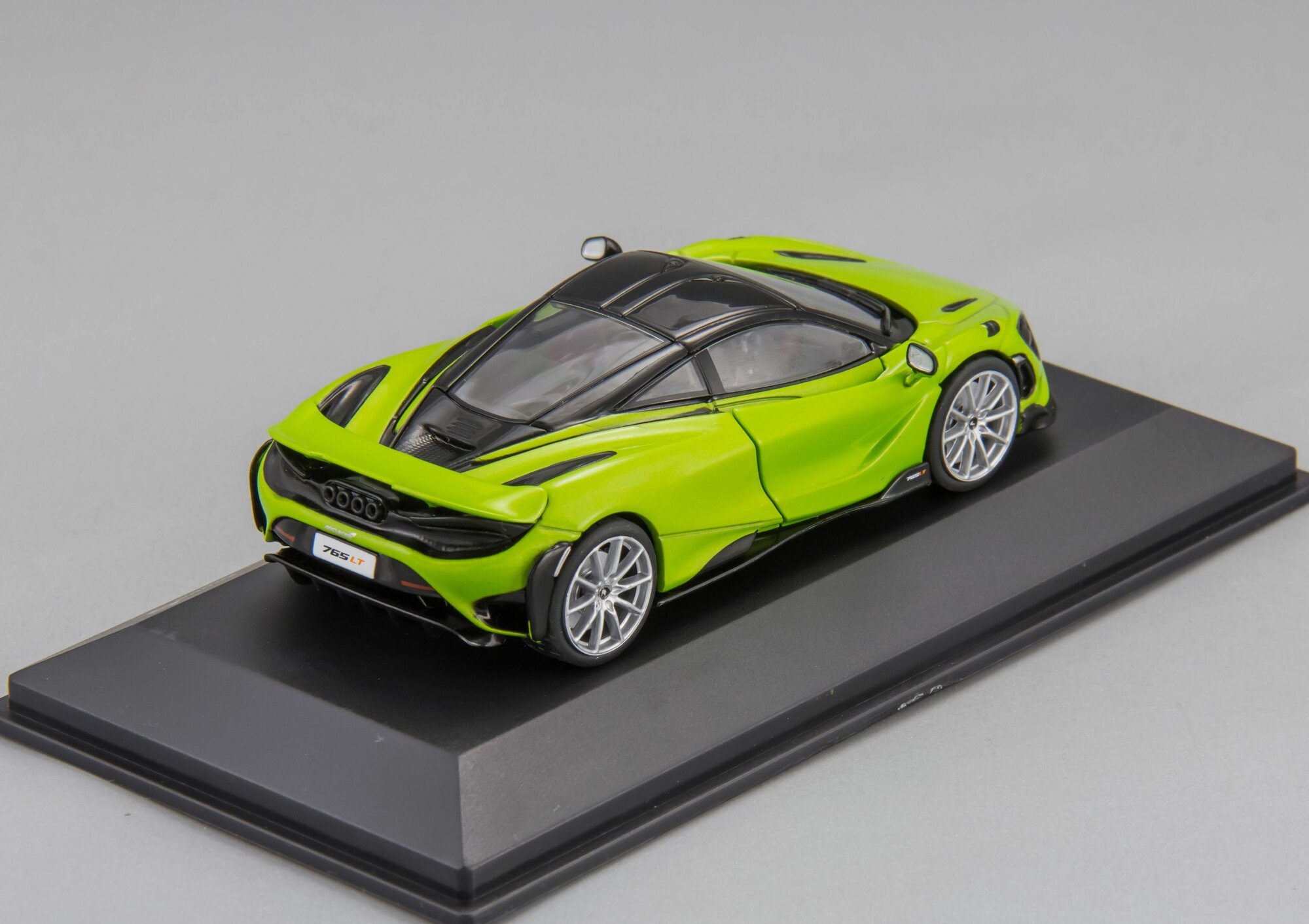 Коллекционная масштабная модель 1:43 McLaren 765 LT - 2020 от Solido — фото 1