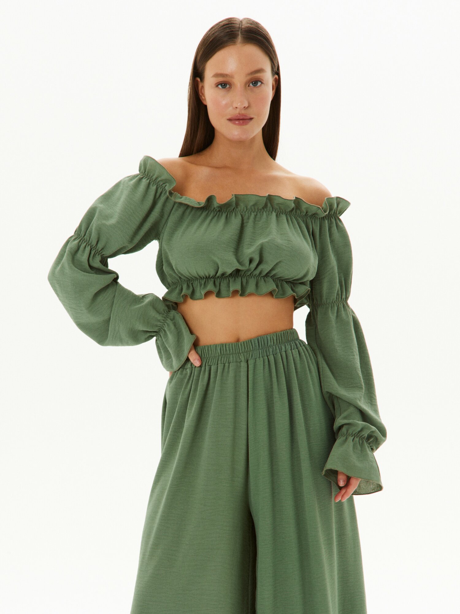 Вечерний костюм цвета хаки — купить по низкой цене на Яндекс Маркете