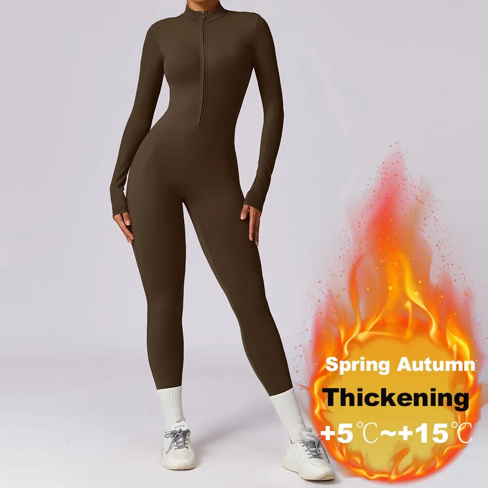 Костюм спортивный  размер M