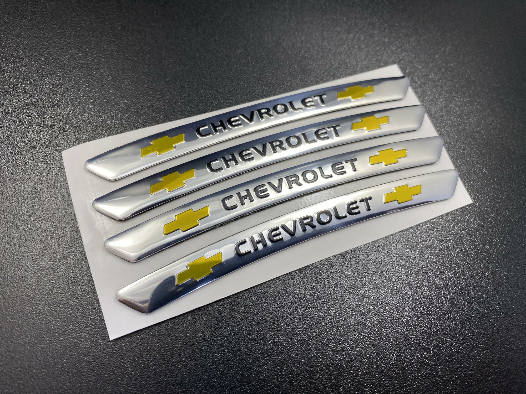 Эмблемы на диски Шевроле/шильдик лого Chevrolet металл (4шт) серебристые