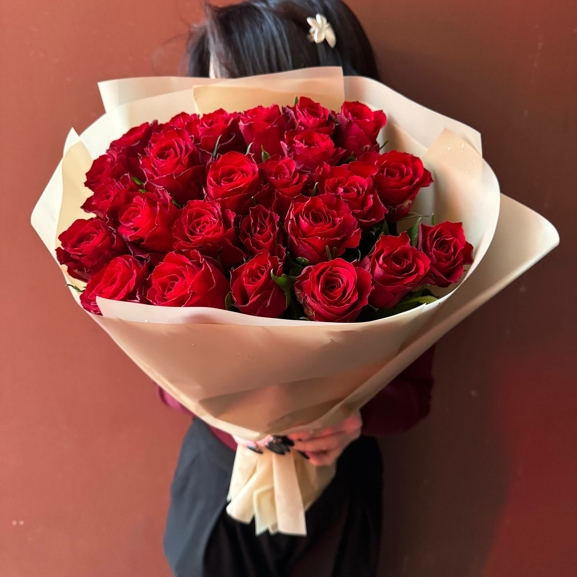 Букет из 25 красных голландских роз 50 см