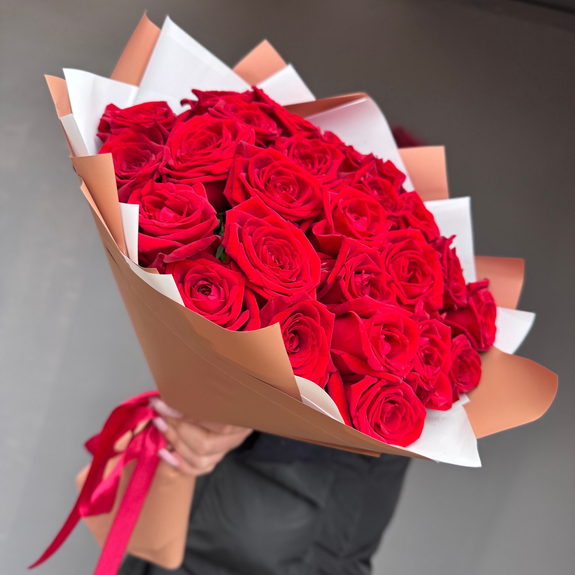 Розы средние бордо 23 шт красные Ред 40 см арт. 02112740 - Простороза. ру