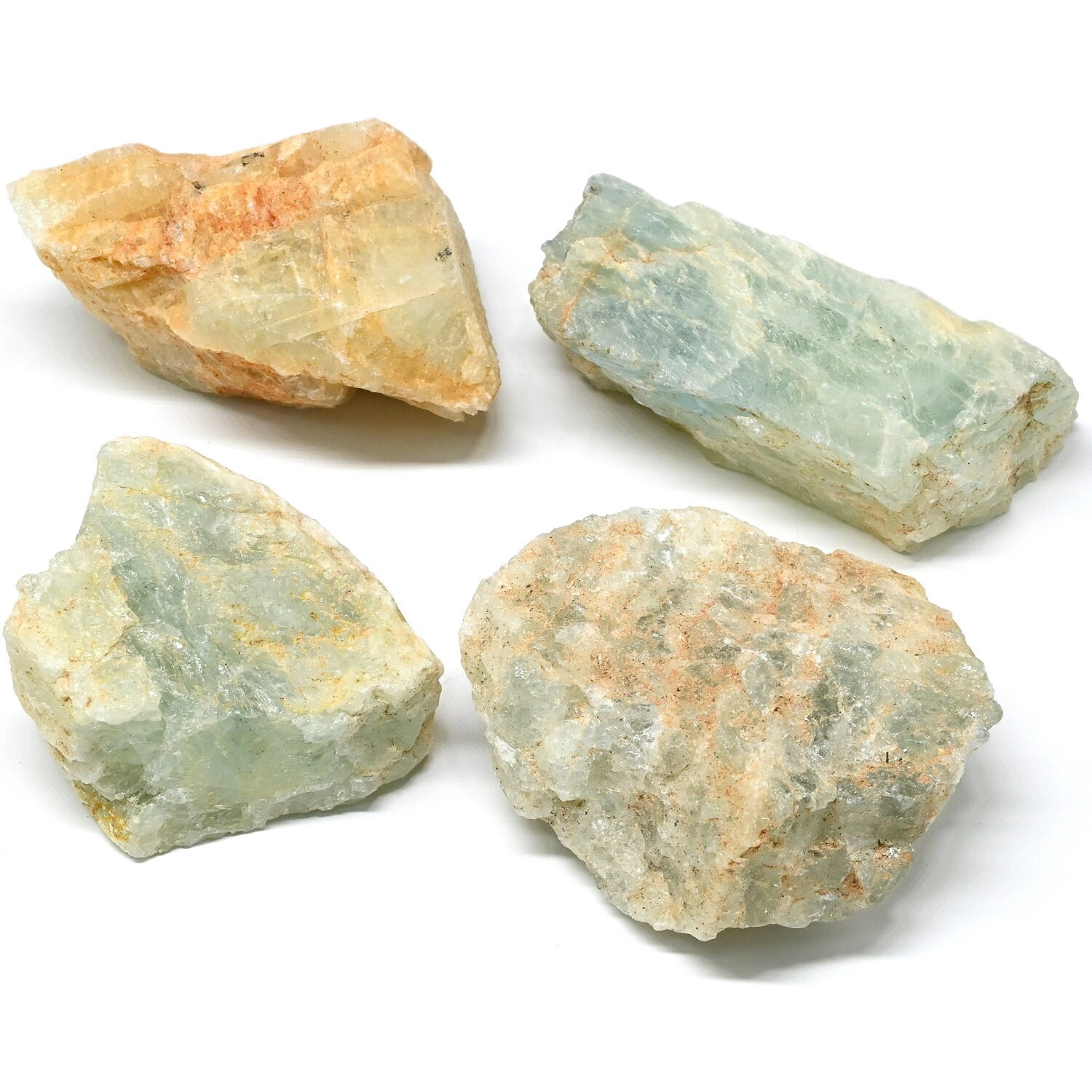 Камень аквамарин 50*47*27мм .