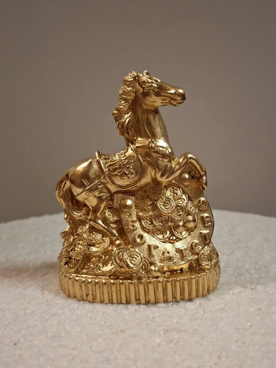 Фигурка денежная лошадь символ 2026 года