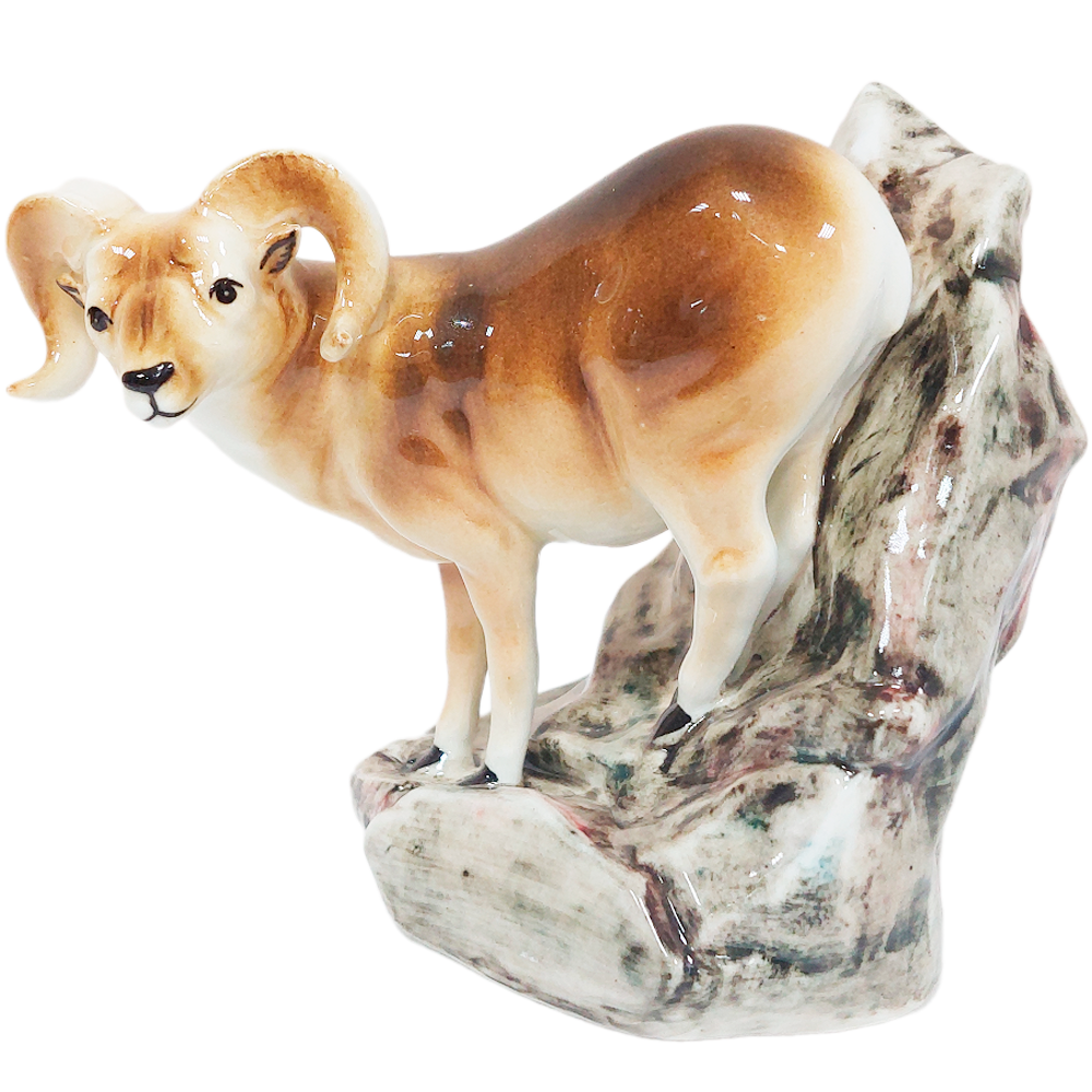 Фарфоровая фигурка  Архар на скале 