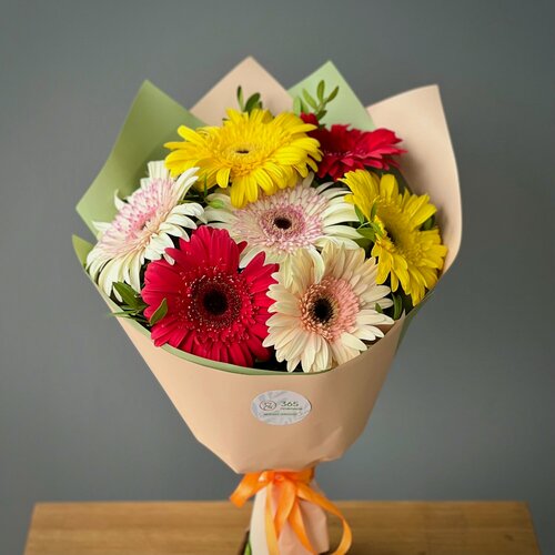 Изображение товара Букет Большая перемена в стильной упаковке. «365 Поводов» - живые цветы с доставкой