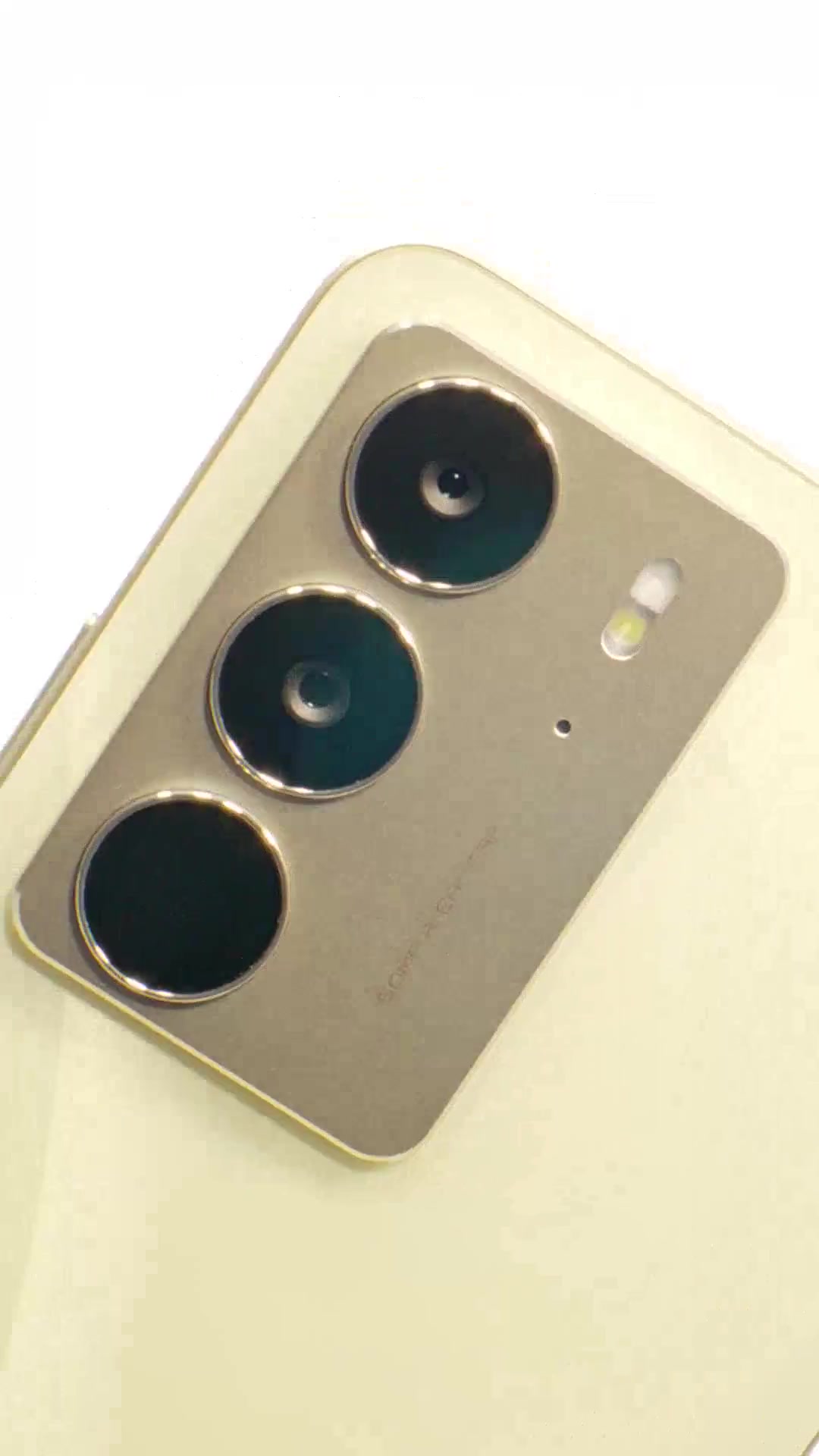 Смартфон realme C75 ударопрочный 8/256 ГБ, RMX3941, Красный — фото 1