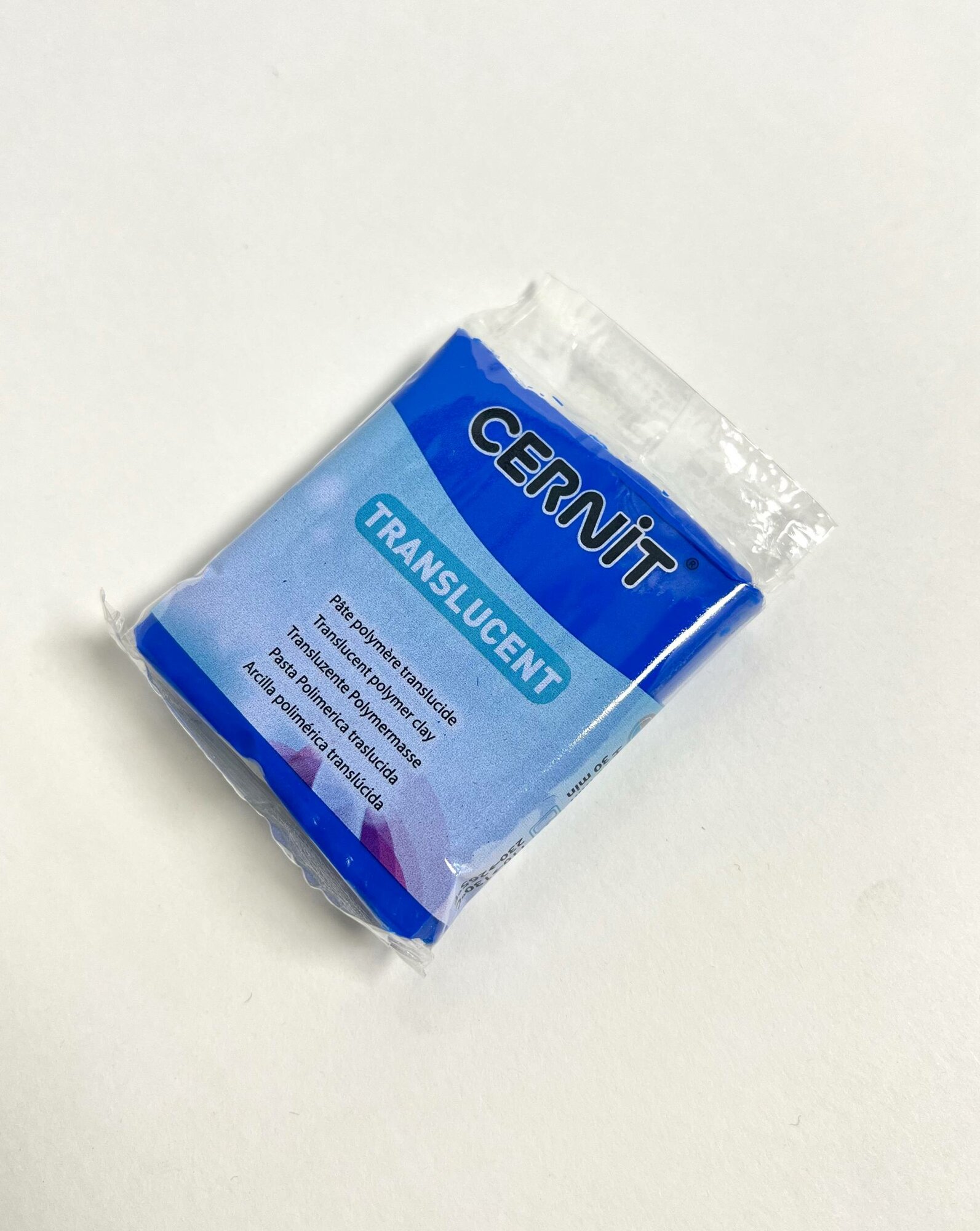 Полимерная глина Cernit "Translucent sapphire", цвет сапфировый, 56 грамм для лепки из полмерной глины — фото 1