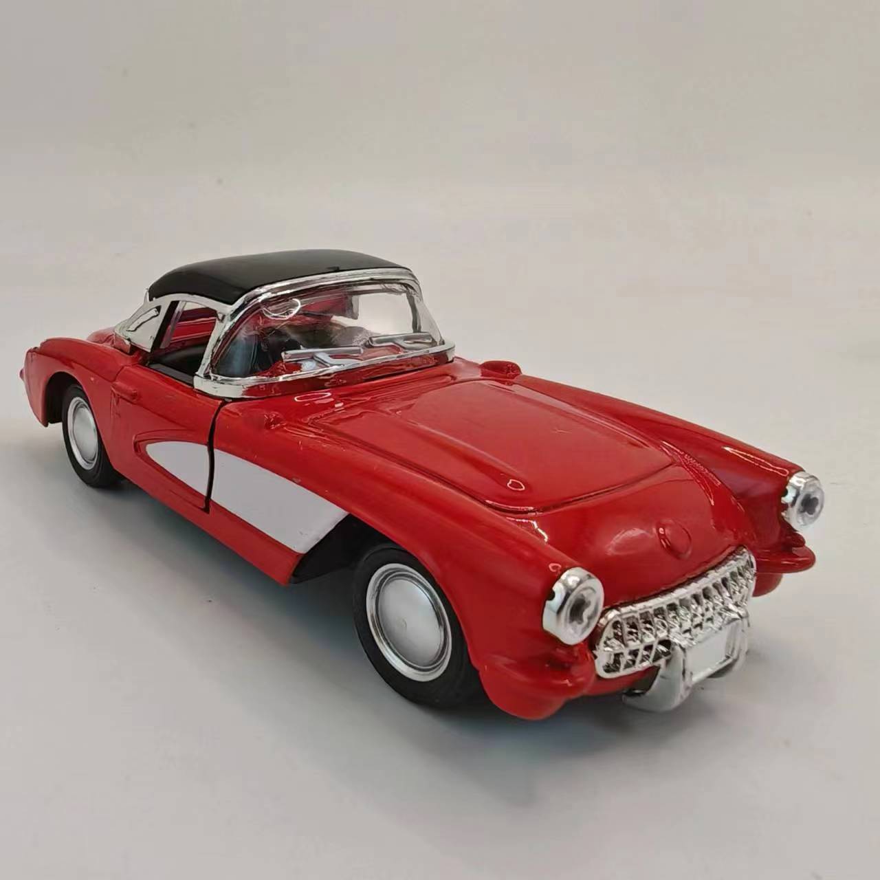 Модель vintage автомобиля из сплава 1:32 с открывающимися дверцами, красный